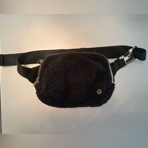 Lululemon Everywhere Fleece Belt Bag